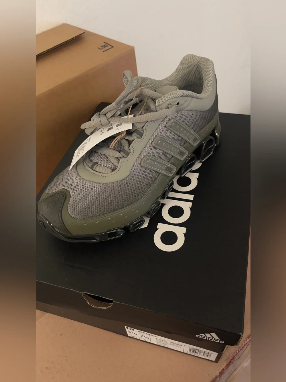 adidas Men's Olive Green megaride